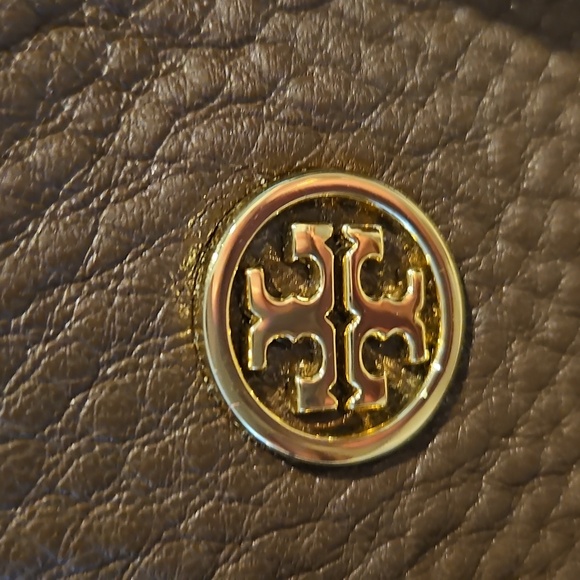 Like new Large Tory Burch Robinson Tote and Crossbody - Picture 6 of 8